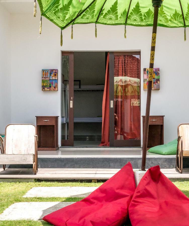 La Boheme Canggu Hostel Exterior photo
